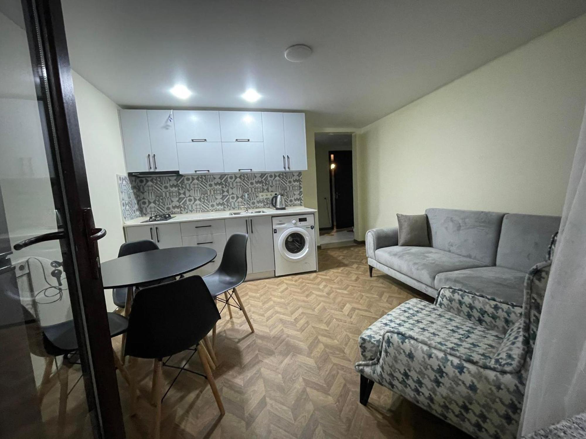 Guest House ERA Square Batoumi Extérieur photo